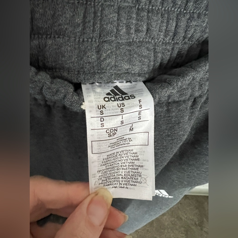 Adidas Gray & White 3-Stripe Fleece Joggers Size Small NWT - Picture 5 of 11